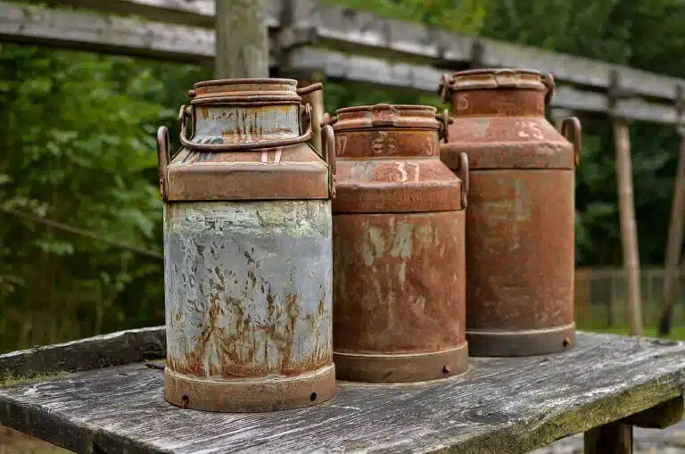 barrels, milk, blaszanki-4438860.jpg